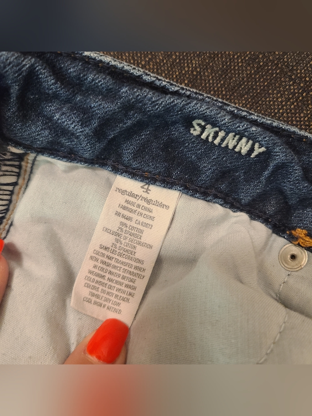 American Eagle, Sz 4, Skinny Stretch Low Rise Medium Wash Denim Jeans Soft - Picture 3 of 11